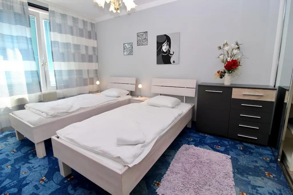 Cozy Apartment Free Parking Vídeň 0*,  Rakousko